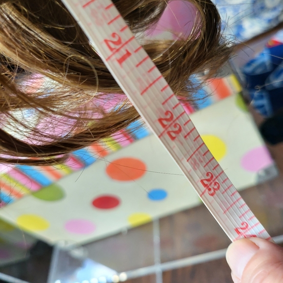 R&B Collection wig - Picture 4 of 8